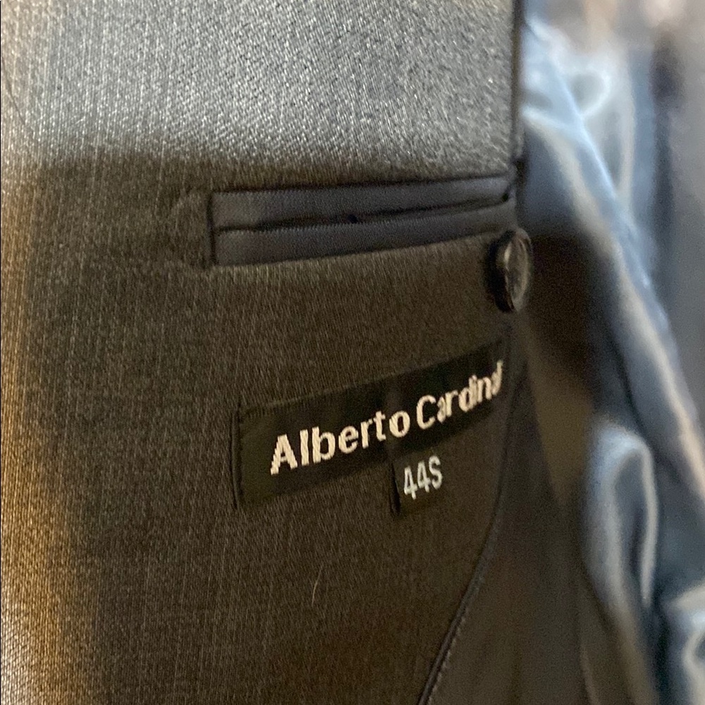 Classic Gray Men's Suit - Picture 4 of 7